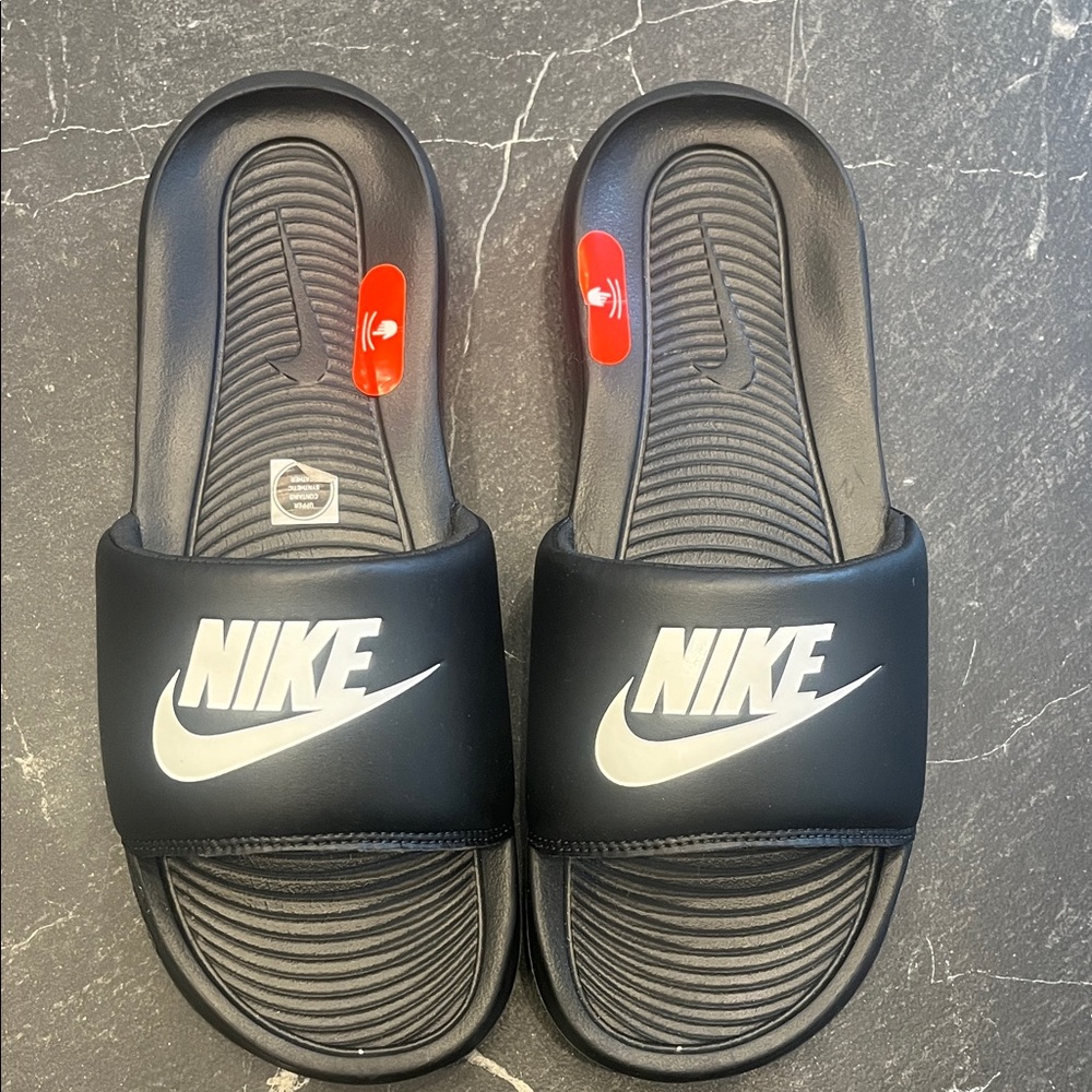 New Nike Black victori slides